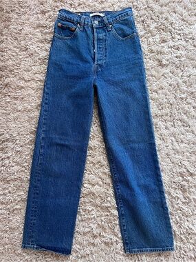 Levi’s Ribcage Straight Ankle Jeans
